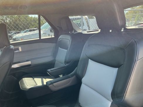 Used 2023 Ford Explorer XLT w/ Equipment Group 202A RWD image 12