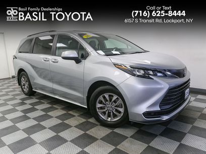 Used 2025 Toyota Sienna XLE