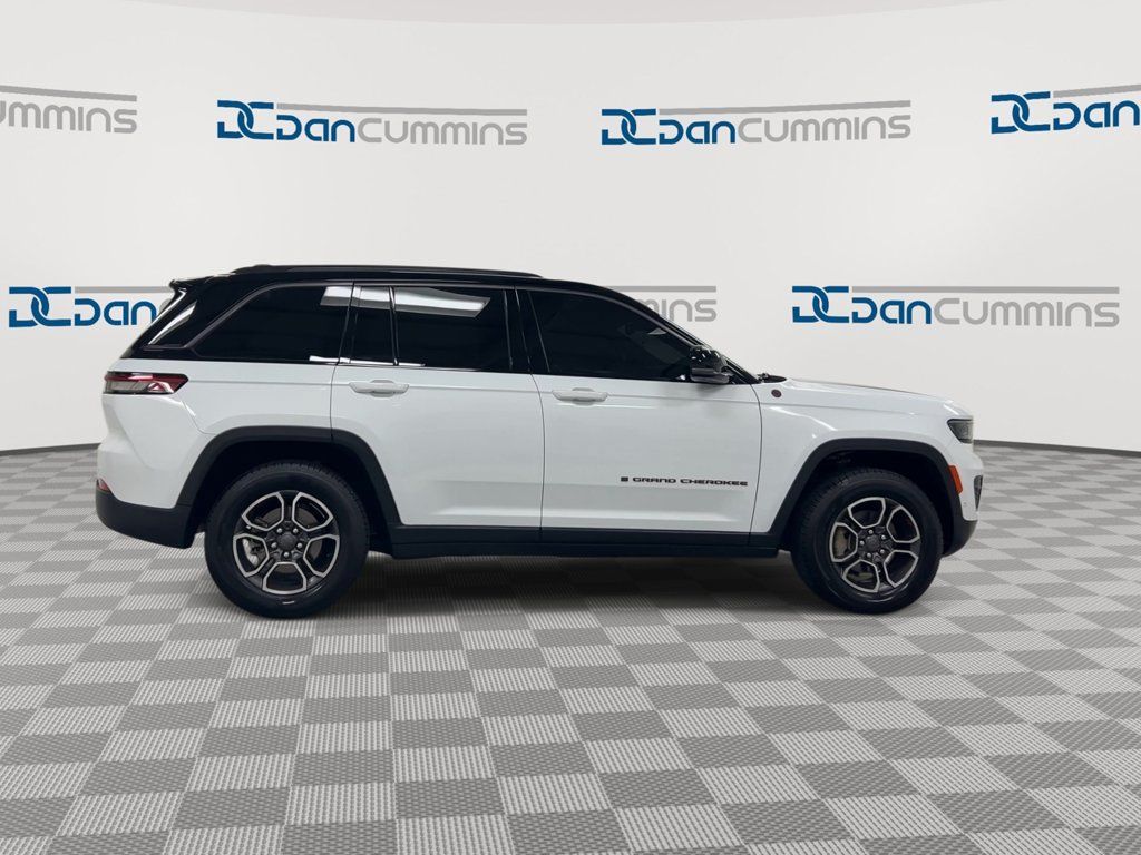 Used 2022 Jeep Grand Cherokee Trailhawk w/ ADV Protech Group II AWD/4WD image 9