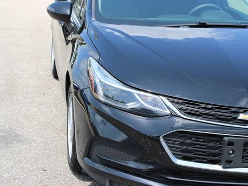 Certified 2018 Chevrolet Cruze LT FWD image 4