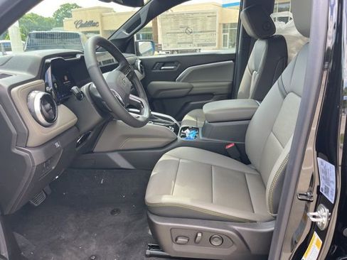 New 2026 Chevrolet Colorado ZR2 w/ Technology Package AWD/4WD image 18