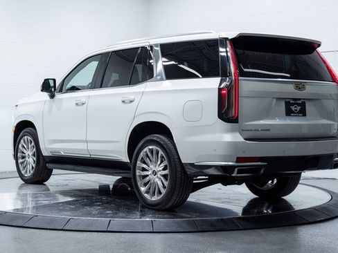 Used 2022 Cadillac Escalade Premium Luxury image 9