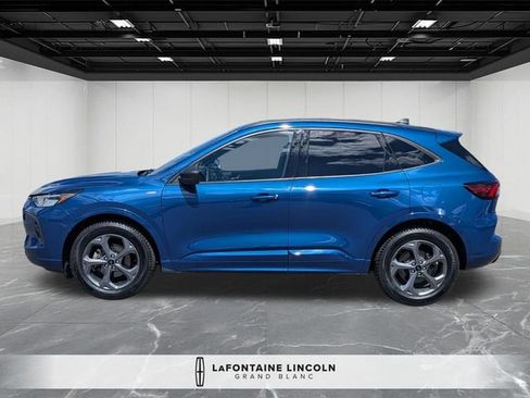 Used 2023 Ford Escape ST-Line w/ Tech Pack #1 AWD/4WD image 2