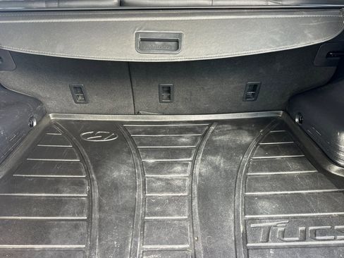 Used 2012 Hyundai Tucson Limited FWD image 31