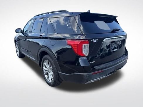 Used 2020 Ford Explorer XLT w/ Equipment Group 202A AWD/4WD image 5