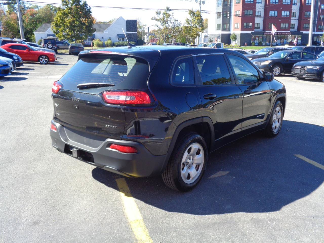 Used 2015 Jeep Cherokee Sport FWD image 11