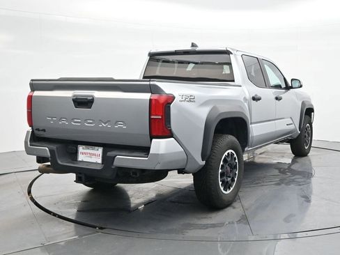 Used 2024 Toyota Tacoma TRD Off-Road image 5