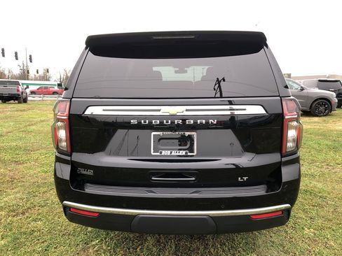 Used 2021 Chevrolet Suburban LT w/ LT Signature Plus Package image 11