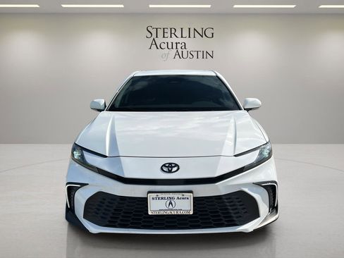 Used 2025 Toyota Camry SE w/ Convenience Package FWD image 2