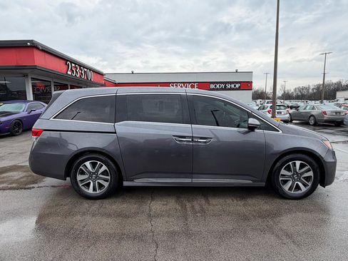 Used 2016 Honda Odyssey Touring image 2