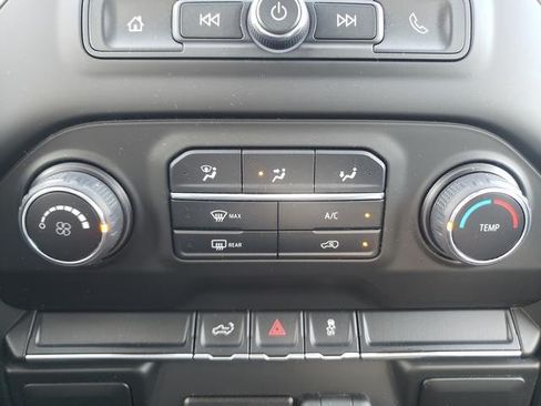 Used 2020 Chevrolet Silverado 1500 Custom w/ Custom Value Package AWD/4WD image 26