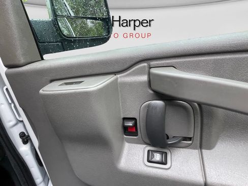 Certified 2021 Chevrolet Express 3500 w/ Driver Convenience Package RWD image 12