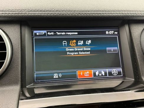 Used 2016 Land Rover LR4 HSE Silver Edition AWD/4WD image 22