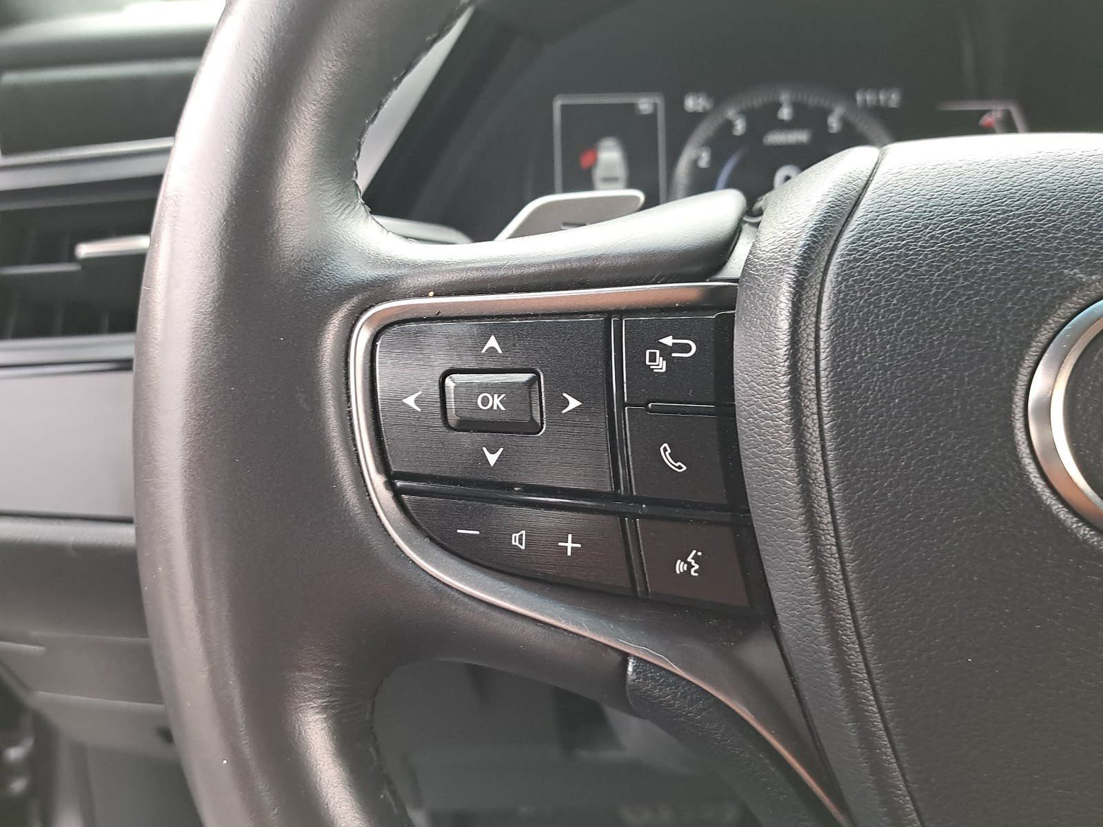 Used 2023 Lexus ES 350 w/ Premium Package FWD image 17