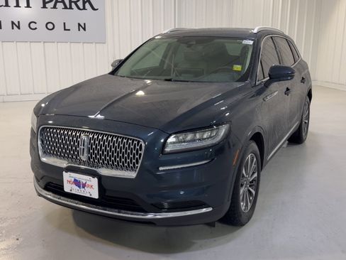 Used 2023 Lincoln Nautilus AWD w/ Premium Package image 4