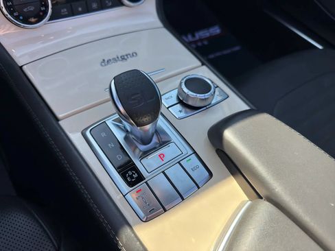 Used 2013 Mercedes-Benz SL 550 w/ Premium Pkg image 27
