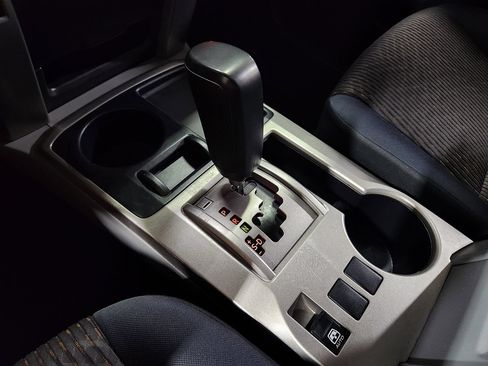 Used 2013 Toyota 4Runner SR5 RWD image 38
