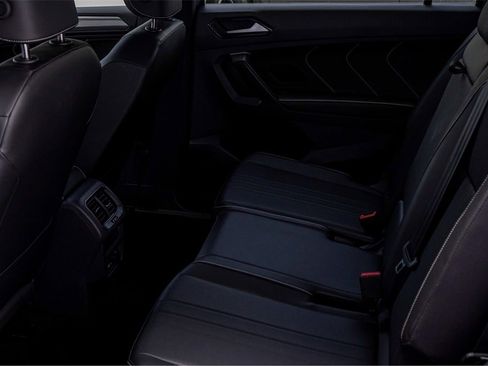 New 2024 Volkswagen Tiguan SE R-Line image 21