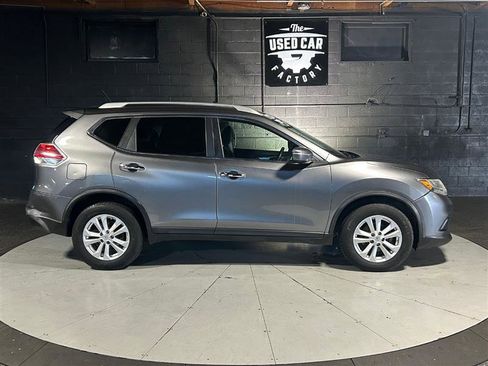 Used 2015 Nissan Rogue SV image 6