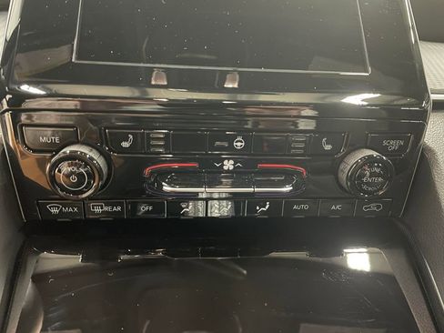 New 2025 Jeep Grand Cherokee L Altitude image 16