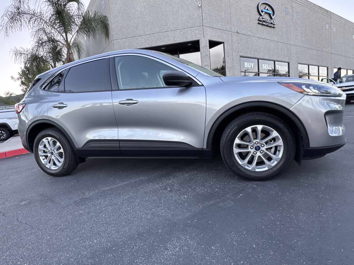Used 2022 Ford Escape SE FWD image 12