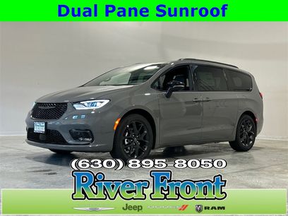 New 2025 Chrysler Pacifica Limited