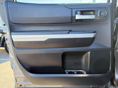 Used 2018 Toyota Tundra SR5 image 18