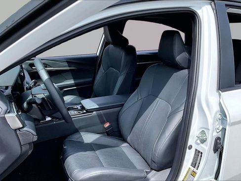 Used 2025 Toyota Camry XSE FWD image 18