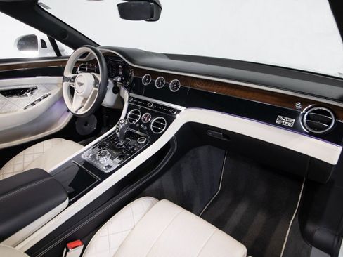 Used 2020 Bentley Continental GT V8 First Edition image 44