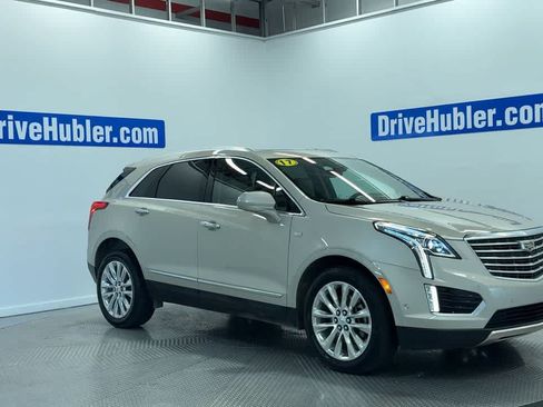 Used 2017 Cadillac XT5 Platinum w/ Driver Assist Package AWD/4WD image 4