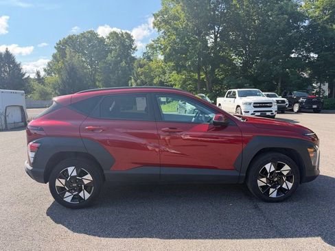Used 2025 Hyundai Kona SEL AWD/4WD image 3