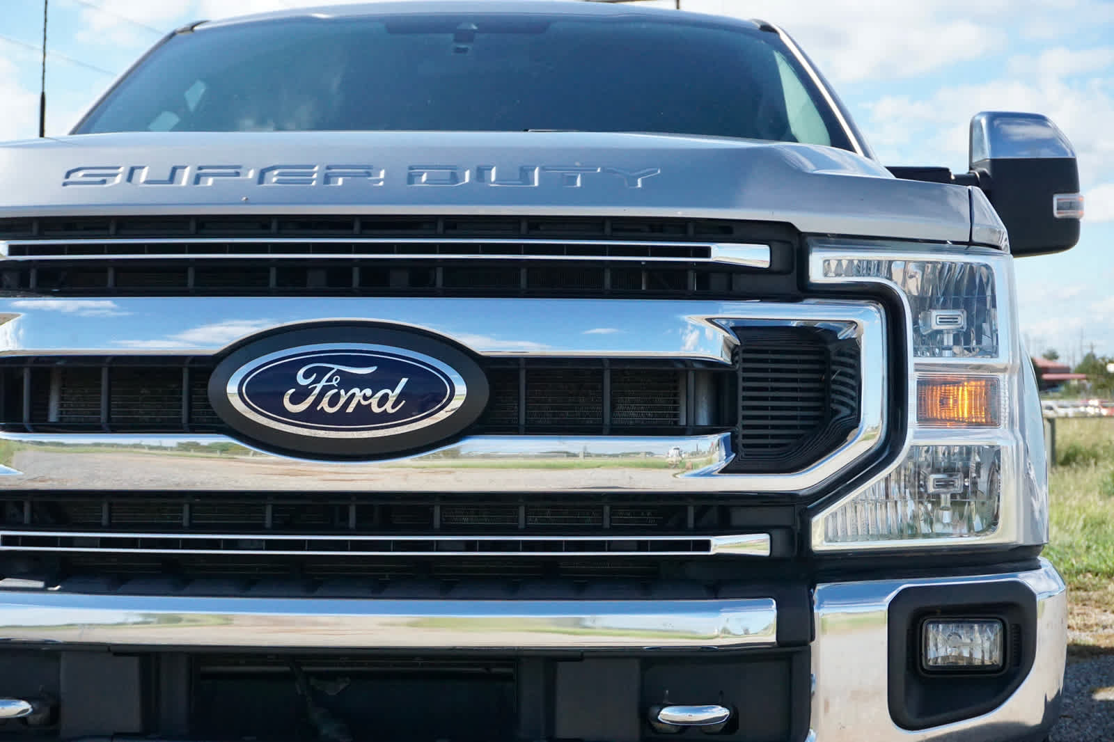 Used 2022 Ford F350 XLT w/ XLT Premium Package AWD/4WD image 3