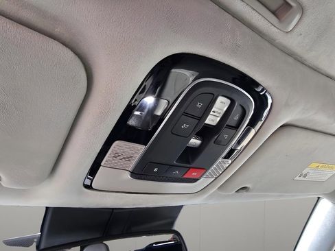 Used 2022 Hyundai Palisade Calligraphy image 19