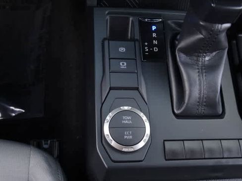 Used 2025 Toyota Tacoma SR5 image 34
