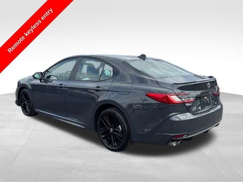 Certified 2025 Toyota Camry SE image 3