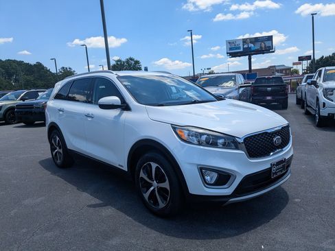 Used 2017 Kia Sorento EX AWD/4WD image 3