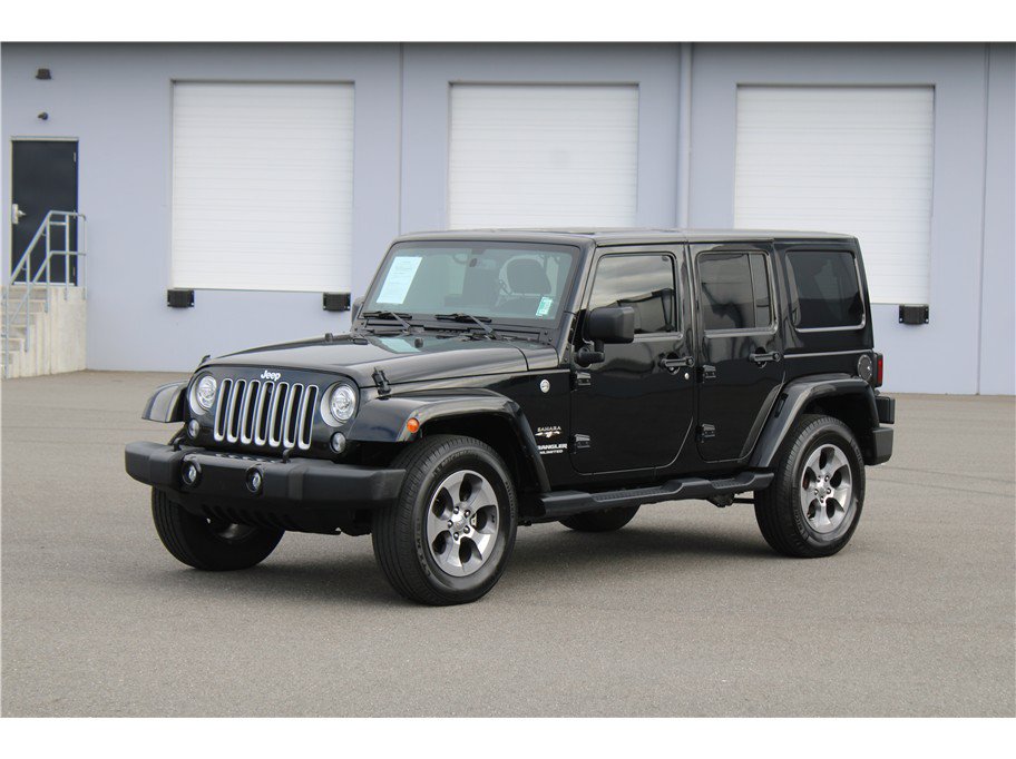 Used 2017 Jeep Wrangler Unlimited Sahara w/ Connectivity Group AWD/4WD image 1