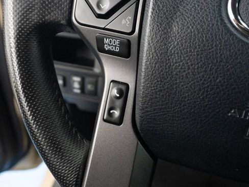 Used 2018 Toyota Tacoma TRD Sport AWD/4WD image 11