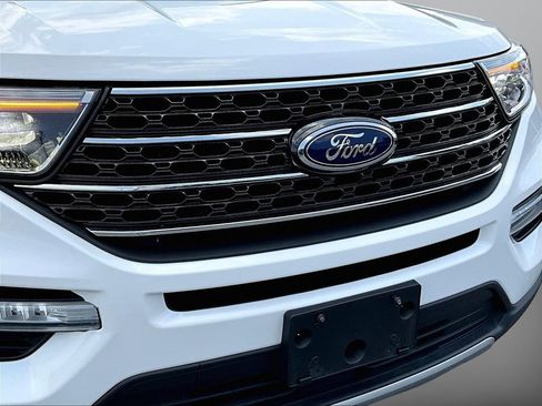 Used 2020 Ford Explorer XLT w/ Equipment Group 202A AWD/4WD image 33