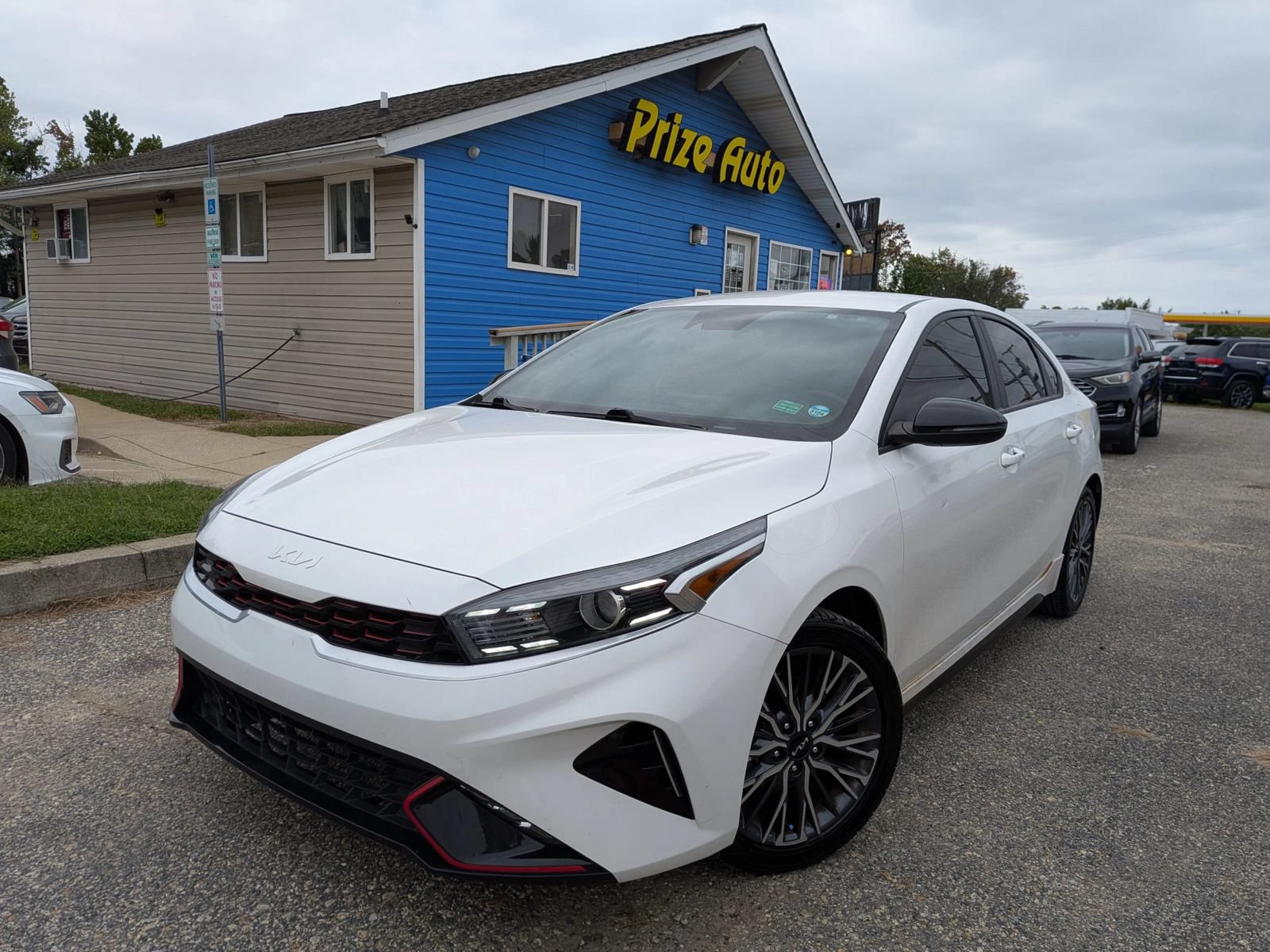 Used 2023 Kia Forte GT-Line FWD image 2