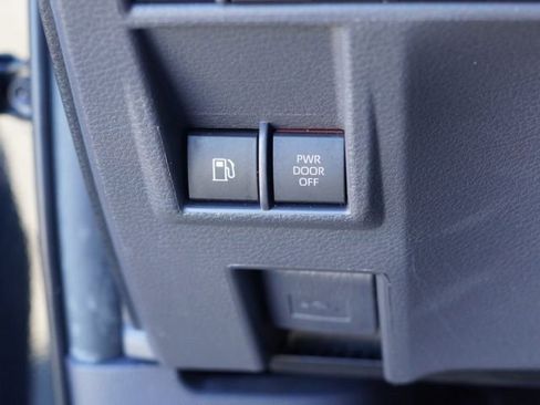 Certified 2024 Toyota Sienna LE image 18