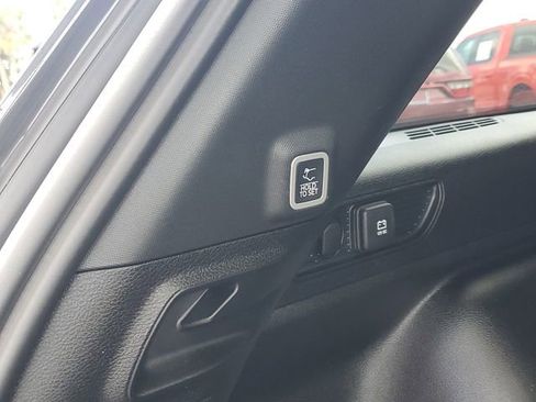 Used 2025 Jeep Grand Cherokee Limited w/ Luxury Tech Group II image 9