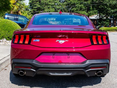 Used 2026 Ford Mustang Coupe RWD image 4
