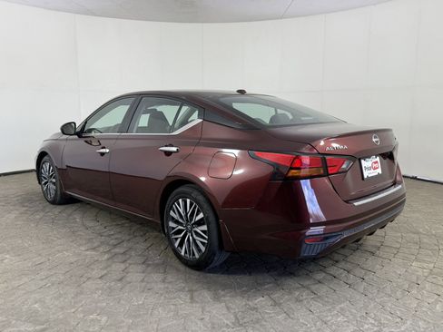 Used 2023 Nissan Altima 2.5 SV image 5