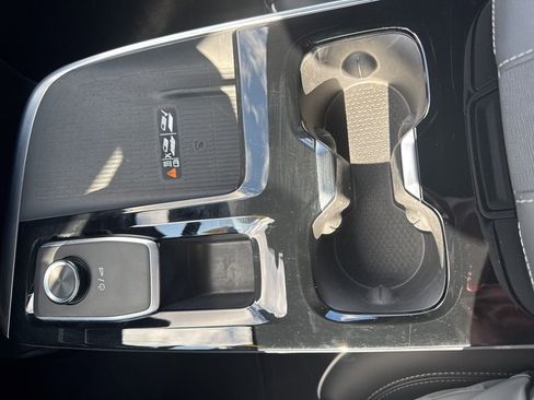 Used 2025 Buick Enclave Preferred image 31