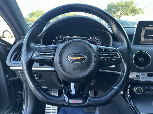Used 2020 Kia Stinger GT1 RWD image 11