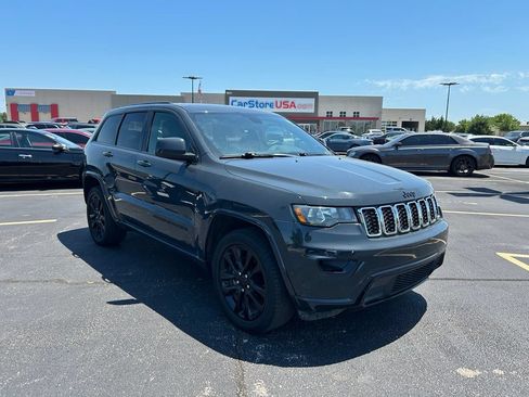 Used 2018 Jeep Grand Cherokee Altitude AWD/4WD image 1