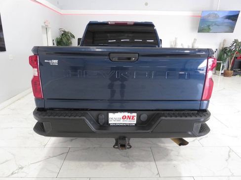 Used 2022 Chevrolet Silverado 2500 W/T RWD image 5