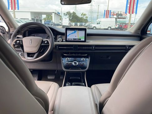 Used 2022 Lincoln Corsair Standard w/ Equipment Group 101A image 29