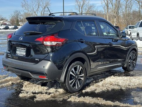 Used 2020 Nissan Kicks SR w/ SR Premium Package image 3